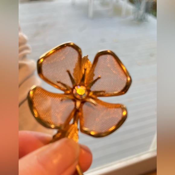 Gold Clover Brooche - Picture 5 of 5